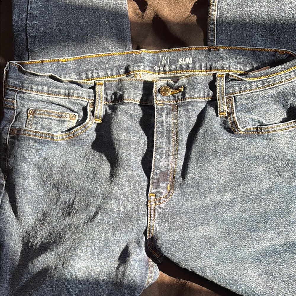 George Slim Blue Jeans with Subtle Distressing